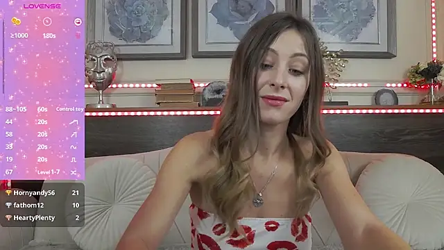 MuseDollX online show from November 16, 7:25 pm