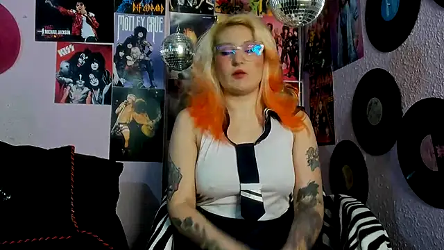 Avril Maria online show from February 19, 7:02 pm