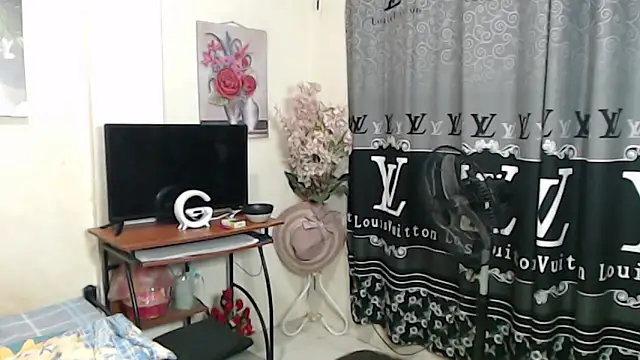 Snapshot of shane24you chatting on September 24, 5:23 pm shane24you online show from September 24, 5:23 pm