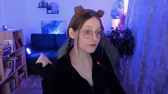 JenniferKiim online show from February 23, 11:20 am