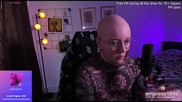 MossPrince online show from November 10, 2:56 pm