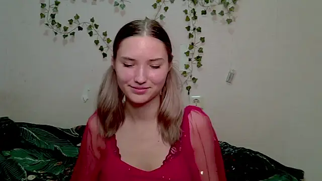  kikiclark   online show from November 1, 8:57 pm