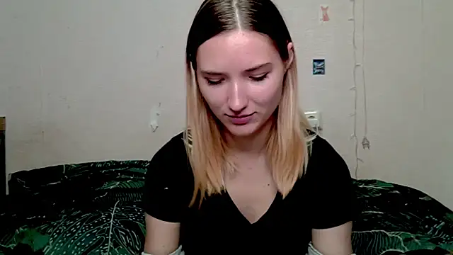Snapshot of _kikiclark__ chatting on October 12, 9:06 pm kikiclark online show from October 12, 9:06 pm