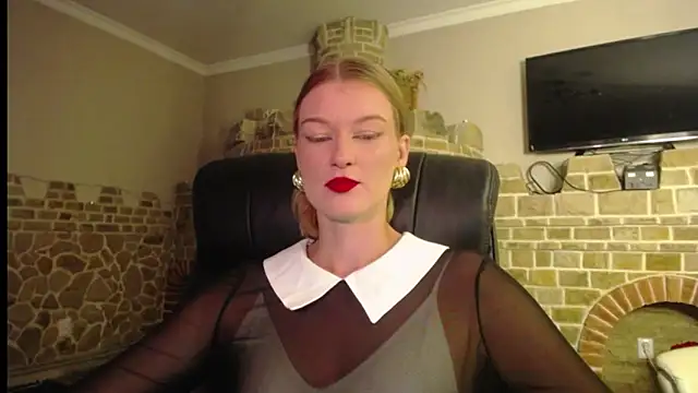 Snapshot of MysticVenus_ chatting on September 11, 7:31 am MysticVenus online show from September 11, 7:31 am