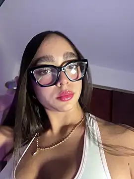 hottiee melannie online show from March 7, 8:21 am