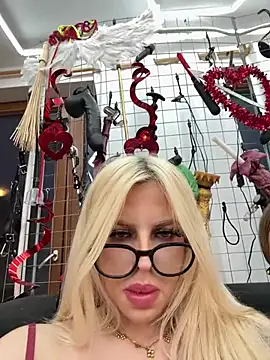 Steffi Snowbunny online show from June 9, 7:35 pm