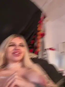 Steffi Snowbunny online show from March 24, 10:15 pm