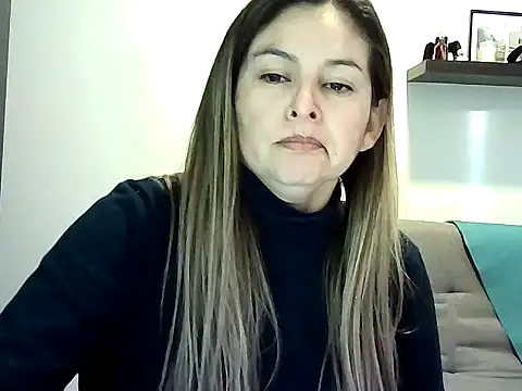 Valery  Rouse  online show from July 21, 11:44 am