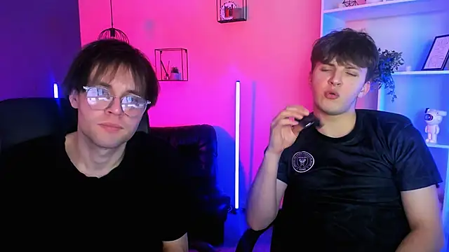 travis wolf  online show from February 2, 10:47 am