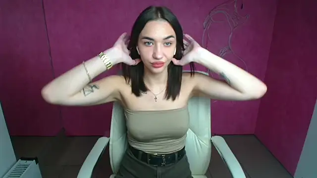 Snapshot of Bella_Night4 chatting on September 29, 6:07 am Bella Night4 online show from September 29, 6:07 am
