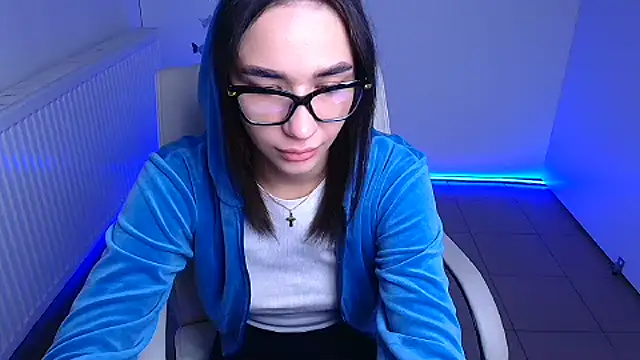 Snapshot of Bella_Night4 chatting on September 18, 5:39 am Bella Night4 online show from September 18, 5:39 am