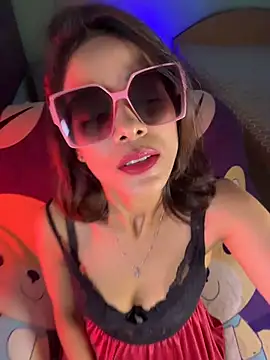 royeoy22 online show from July 31, 8:04 am