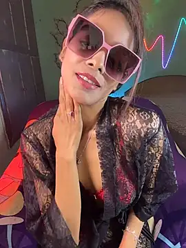 royeoy22 online show from July 29, 8:03 am