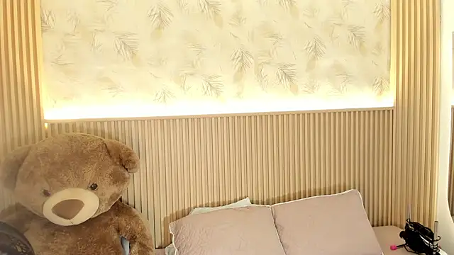 Liss-Reyes online show from July 17, 1:04 pm