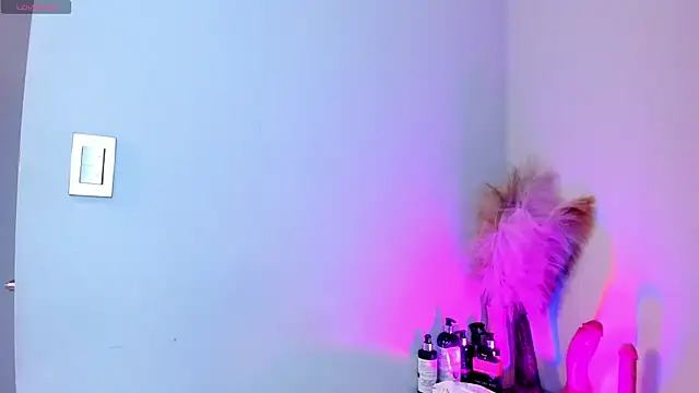 Mia Valentine  online show from December 15, 8:25 pm