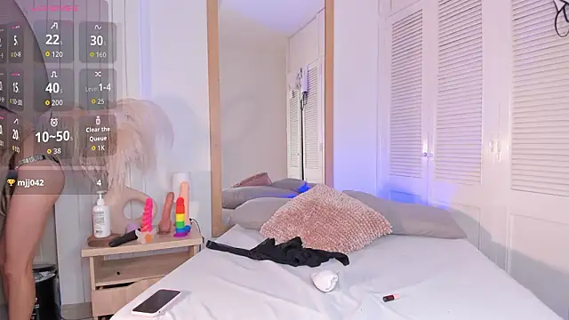 ALICESANDOVAL online show from February 15, 11:53 am