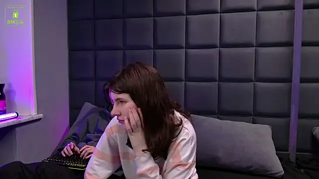 Snapshot of ViviaraNGendy chatting on October 7, 3:27 pm ViviaraNGendy online show from October 7, 3:27 pm