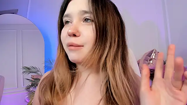 Lina Glow online show from February 5, 7:00 am