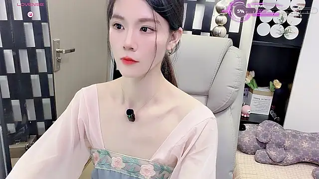 Yueyue-MM online show from June 30, 10:15 am