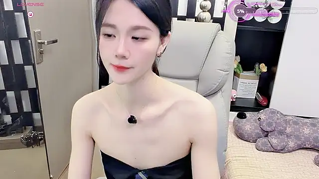 Yueyue-MM online show from June 28, 12:34 pm