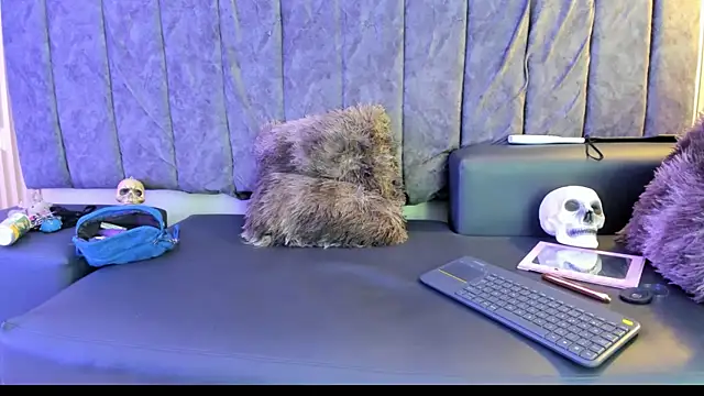 Snapshot of Rowan_Mills chatting on October 5, 8:36 pm Rowan Mills online show from October 5, 8:36 pm