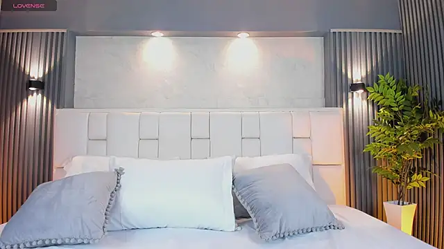 LunnaBlake online show from March 7, 4:41 am