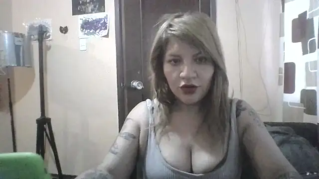 Isisflame online show from December 17, 10:58 pm