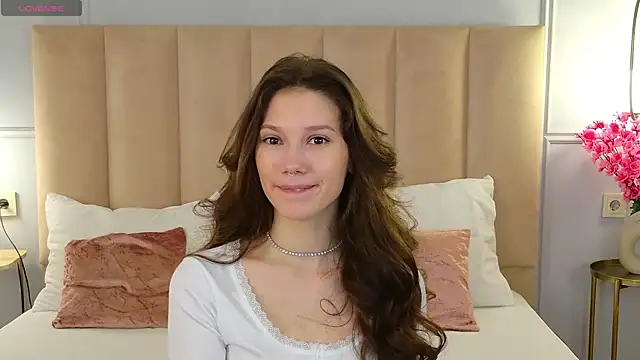 Snapshot of MaryNixon_ chatting on October 9, 5:33 am MaryNixon online show from October 9, 5:33 am