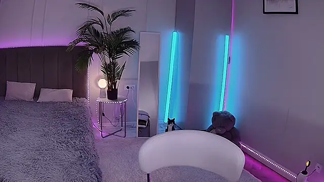 Lola Sparks online show from October 2, 5:34 am