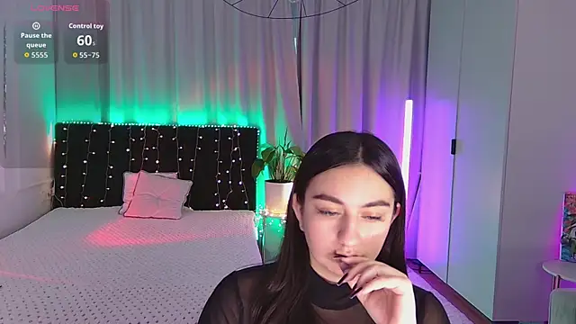 Lola Sparks online show from October 1, 5:23 am