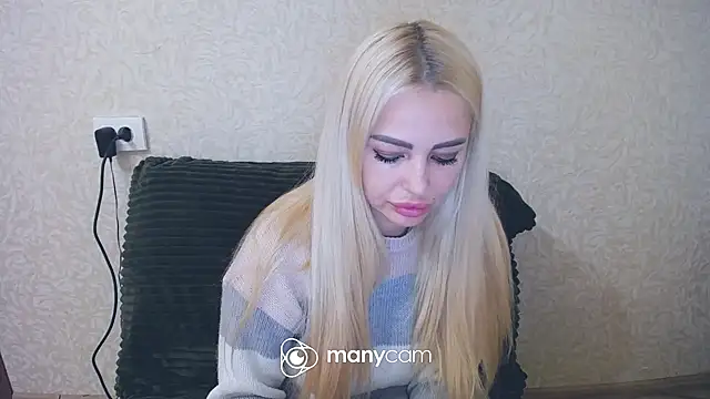 Snapshot of Sweetykitty_1 chatting on October 13, 9:45 am Sweetykitty 1 online show from October 13, 9:45 am
