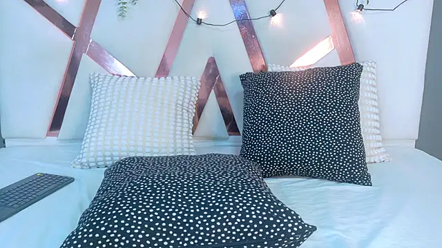 ScarlettVex   online show from December 22, 8:01 pm