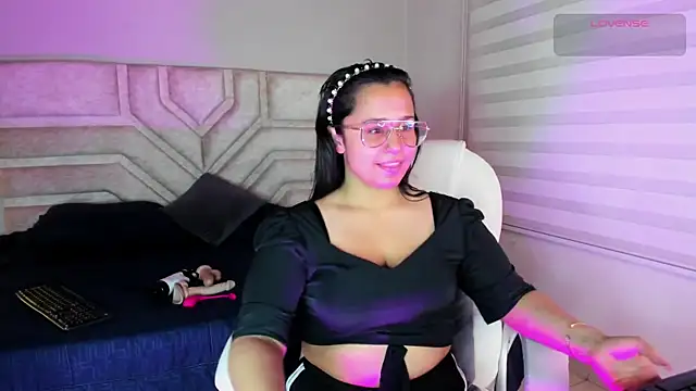 Snapshot of _adahara_queen chatting on October 14, 3:31 am adahara queen online show from October 14, 3:31 am