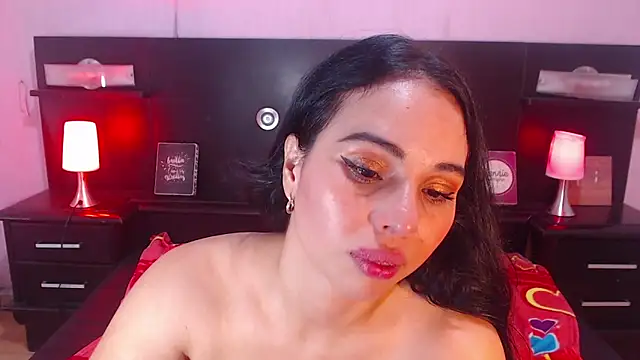 alyssabunnyy online show from September 24, 3:05 am