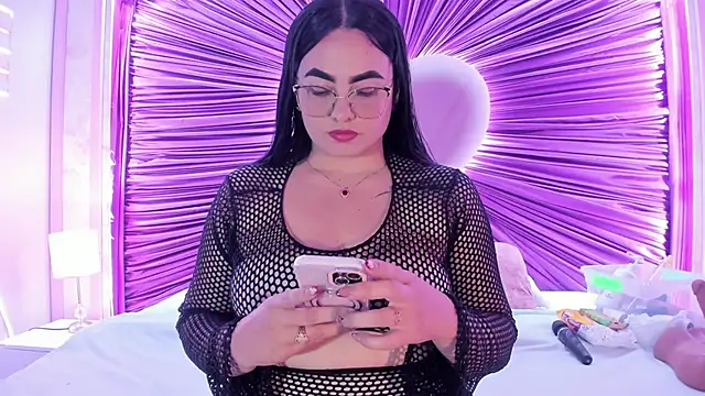 sofiiacarson online show from June 8, 7:58 pm