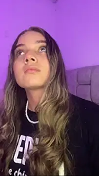 AnnyLopezzz  online show from February 3, 6:22 am