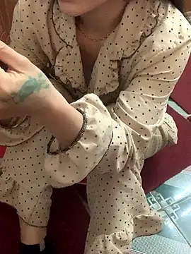 Tieuvi 18 online show from December 5, 6:57 am