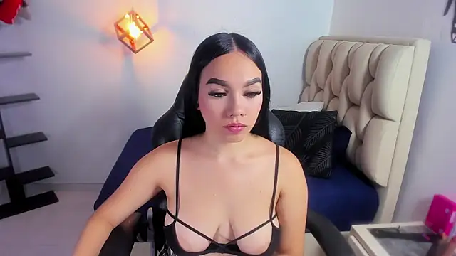 MOLLYSPENCER1 online show from May 2, 6:55 pm