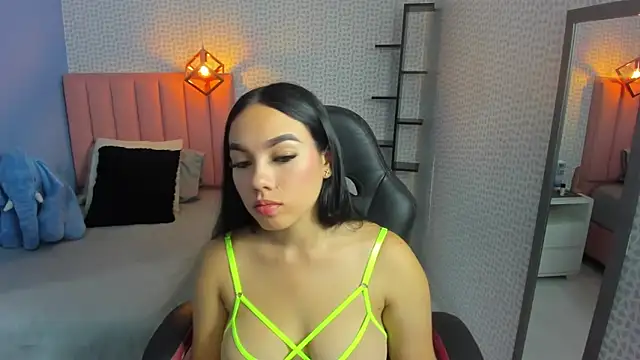 MOLLYSPENCER1 online show from April 23, 6:43 pm