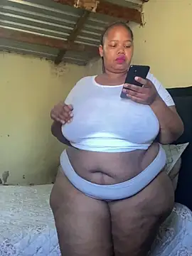 Curvycandy95 online show from August 1, 8:16 am