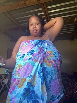 Curvycandy95 online show from February 11, 4:36 am