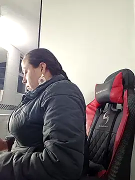  honey12 online show from November 6, 2:01 pm