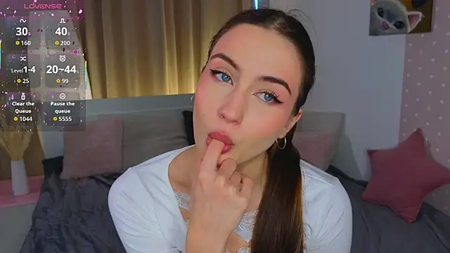 Moonlight1Sonata1 online show from January 17, 9:06 am