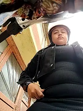 -Mia1 online show from October 6, 4:01 pm