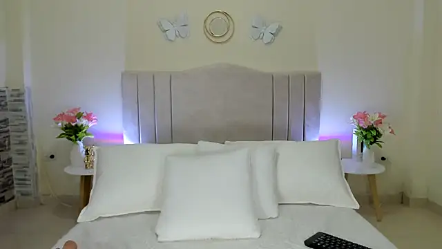 Valeria Cruz83 online show from June 18, 8:03 pm