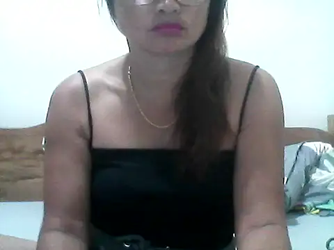 nathalie0045 online show from February 20, 7:10 am