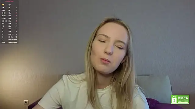 HongTomczak online show from June 14, 7:42 am