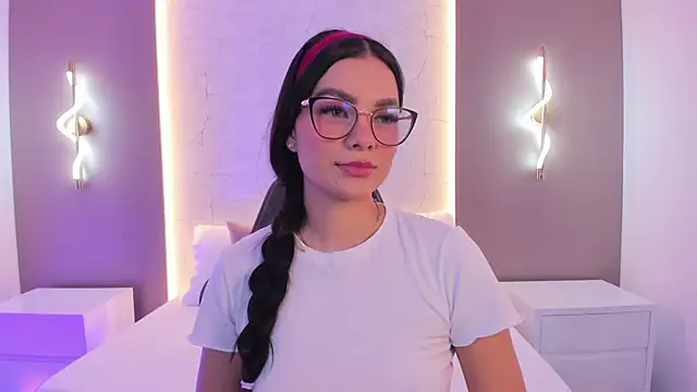 emily tolson online show from February 17, 7:24 pm