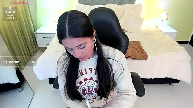 Camille Olsen  online show from October 18, 12:19 pm