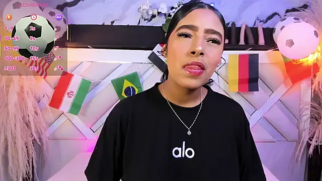 Zoe-Johnson  online show from June 25, 9:27 pm
